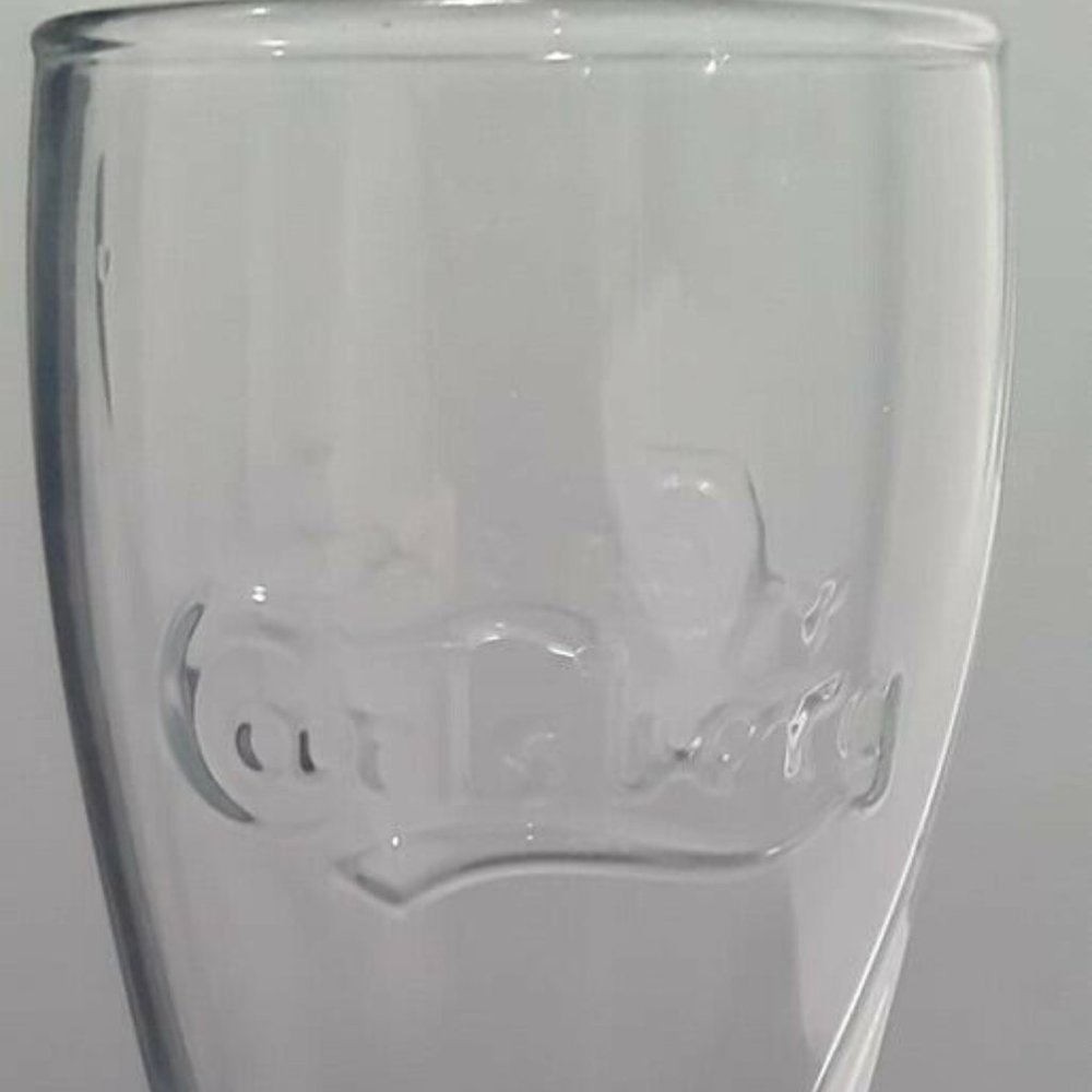 VINTAGE CARLSBERG 0.5L BEER GLASS WITH RAISED LETTERS - ADD TO YOUR COLLECTION